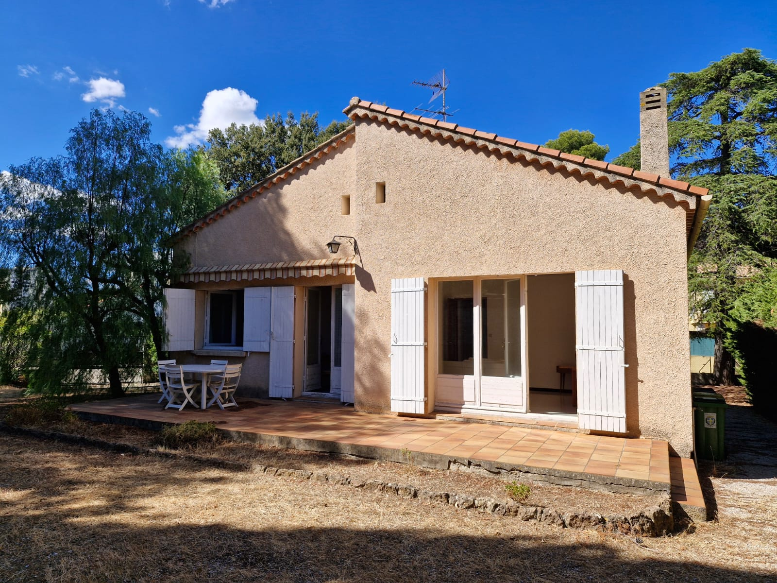 Villa 3 pièces avec jardin arboré